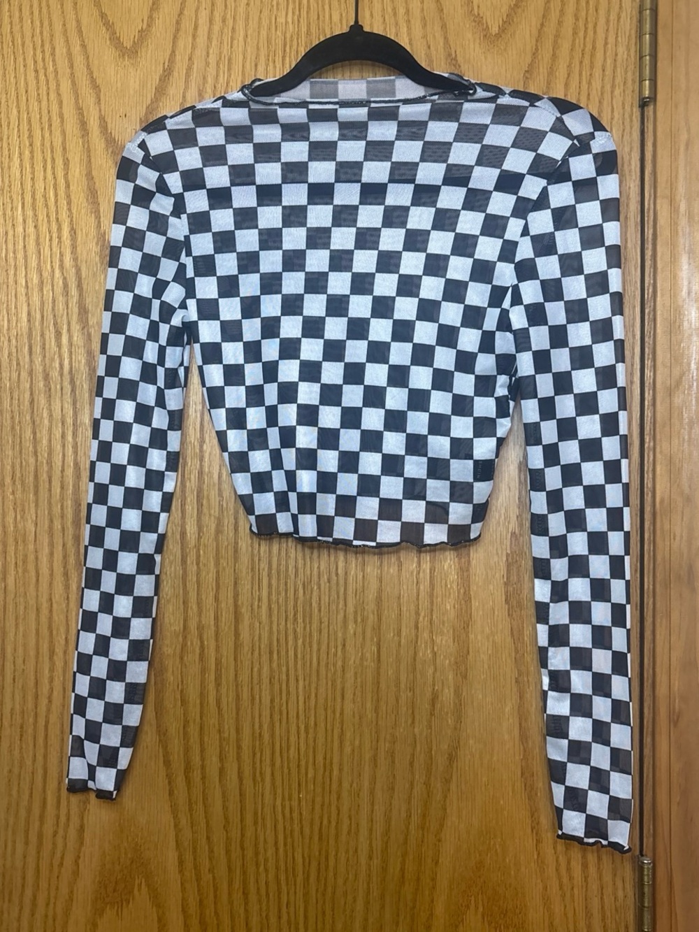 SHEIN Black & White Checkerboard Long Sleeve Crop Top